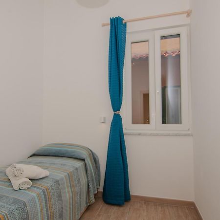 Casa Lilli Apartment อีสเกีย ภายนอก รูปภาพ